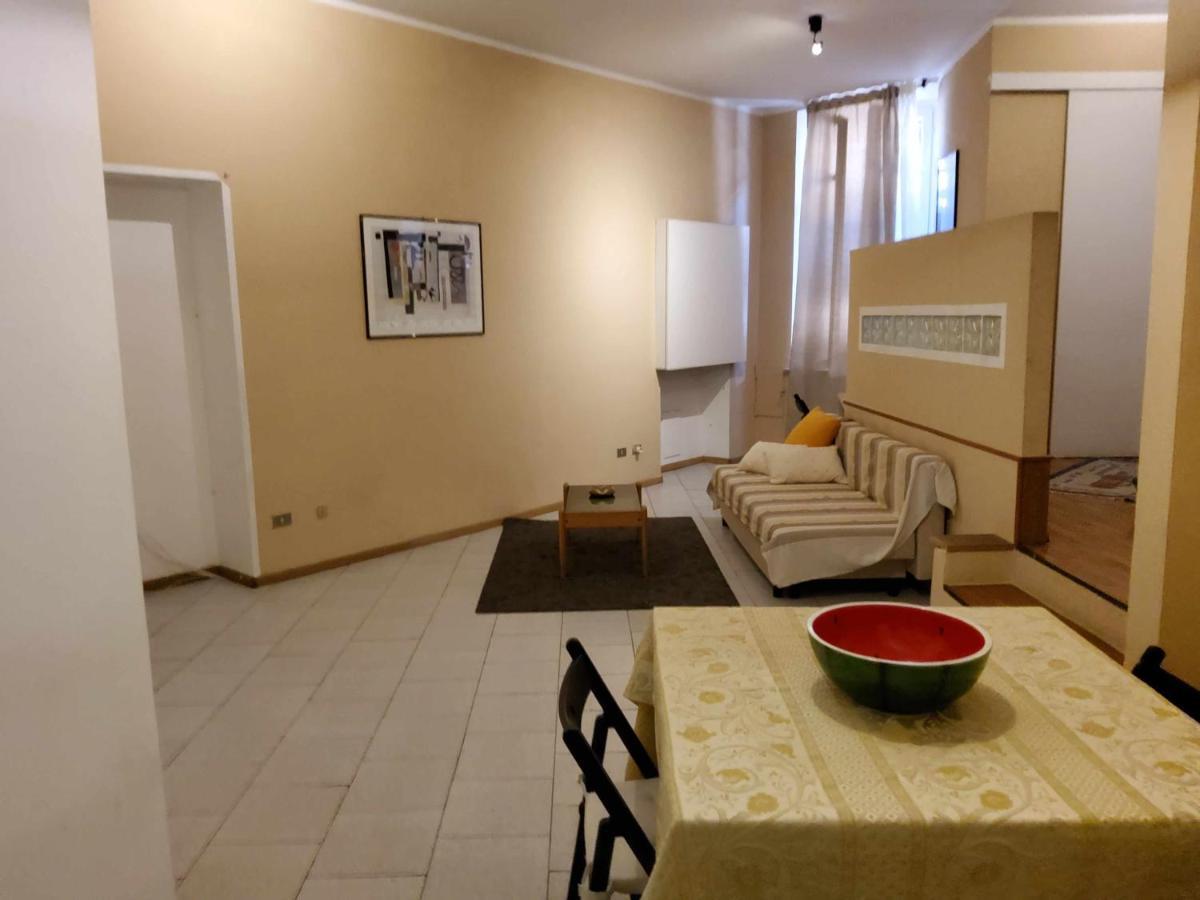 شقة آستي  في Antica Casa Oddone المظهر الخارجي الصورة