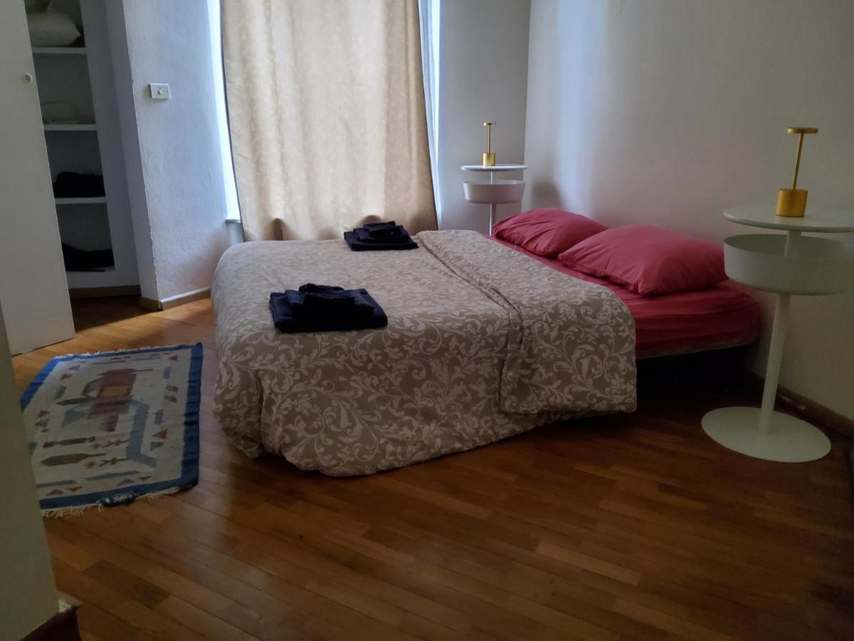 شقة آستي  في Antica Casa Oddone المظهر الخارجي الصورة